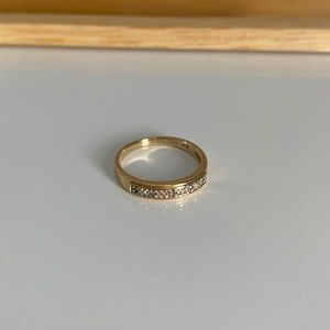 10k Gold studded ring